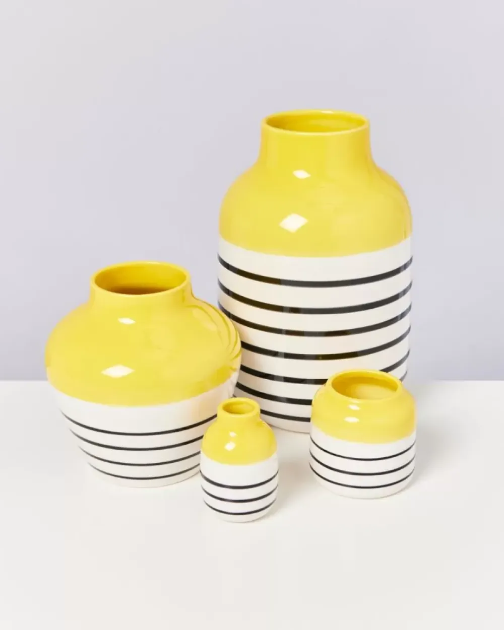 Motel a Miio Nuno Vase L Gelb Schwarz Gestreift